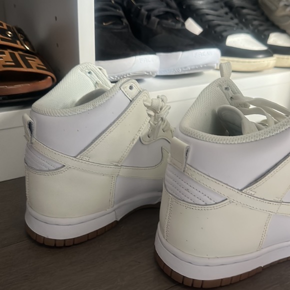 Nike High top dunks gum bottom - Picture 5 of 9